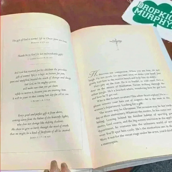 Bundle of books - Picture 16 of 16